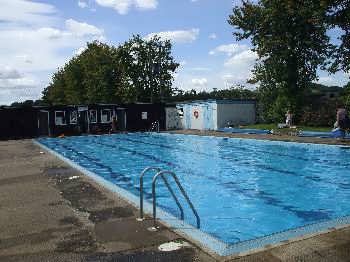 Helmsley open air swimming pool