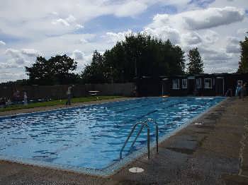Helmsley open air swimming pool