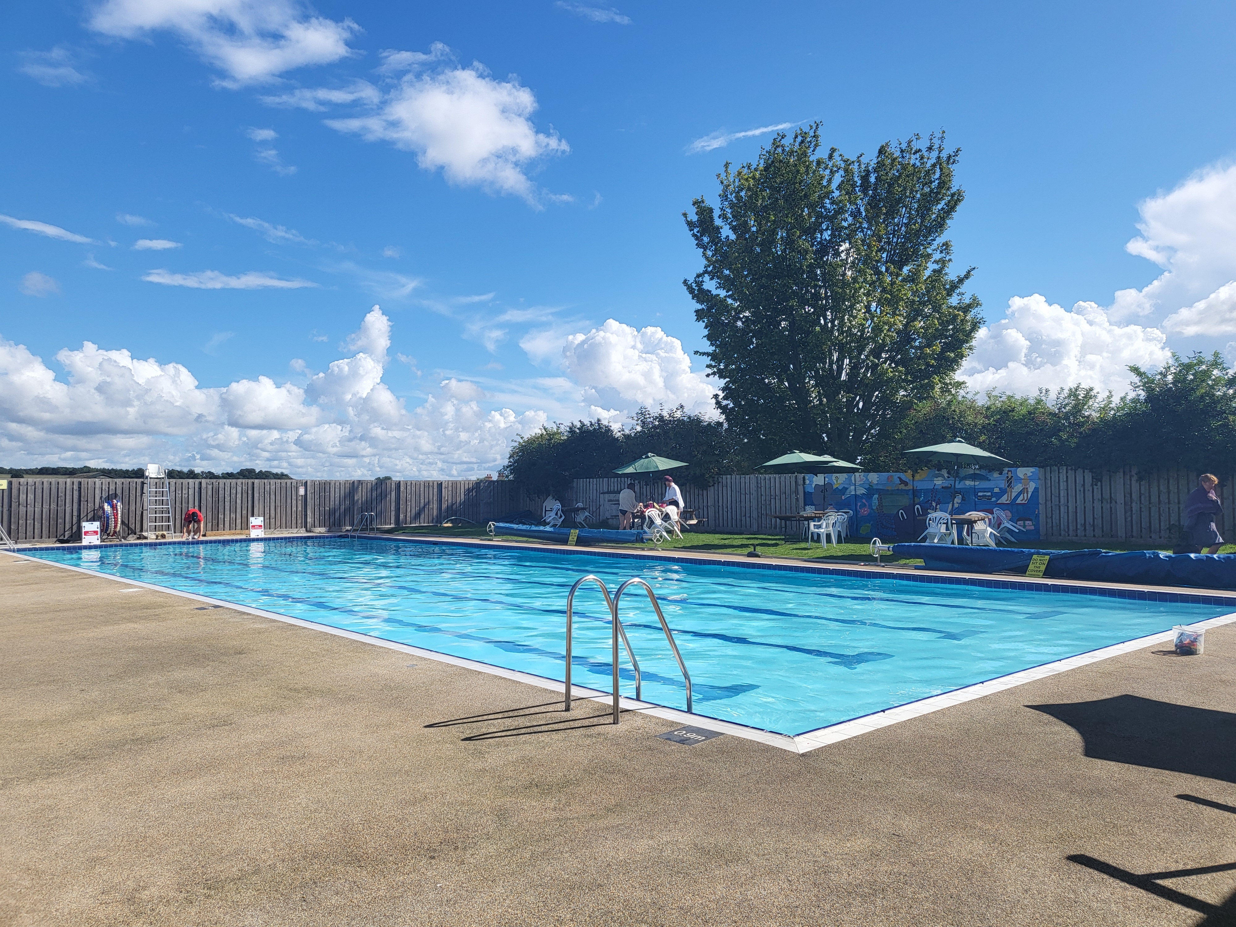 Helmsley open air swimming pool